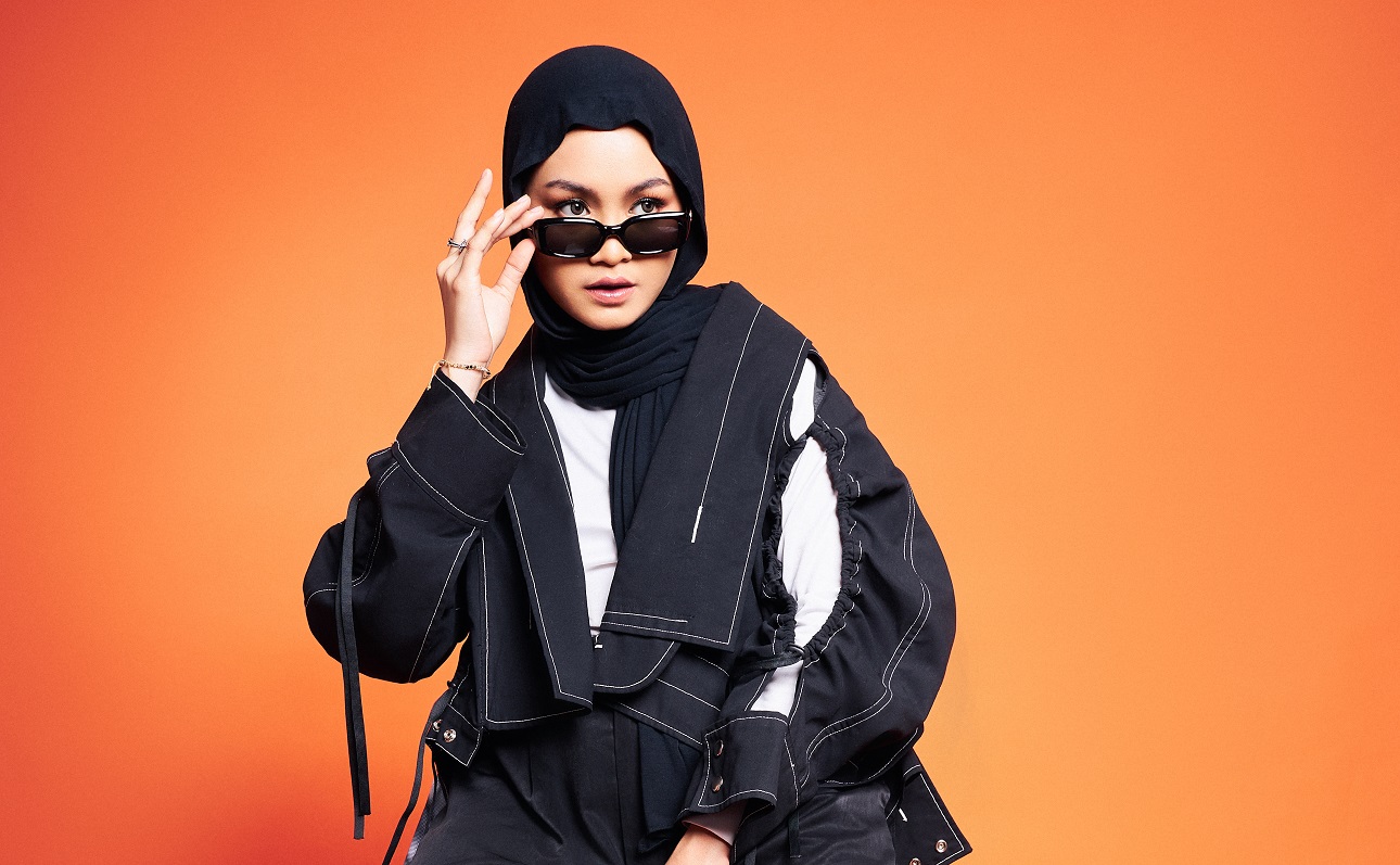 Salma Salsabil Rilis Lagu Bunga Hati, Trending di Puncak Youtube Indonesia! 6 Cinta Salma Salsabil Bersemi untuk Orang yang Salah di Single Barunya “Bunga Hati”