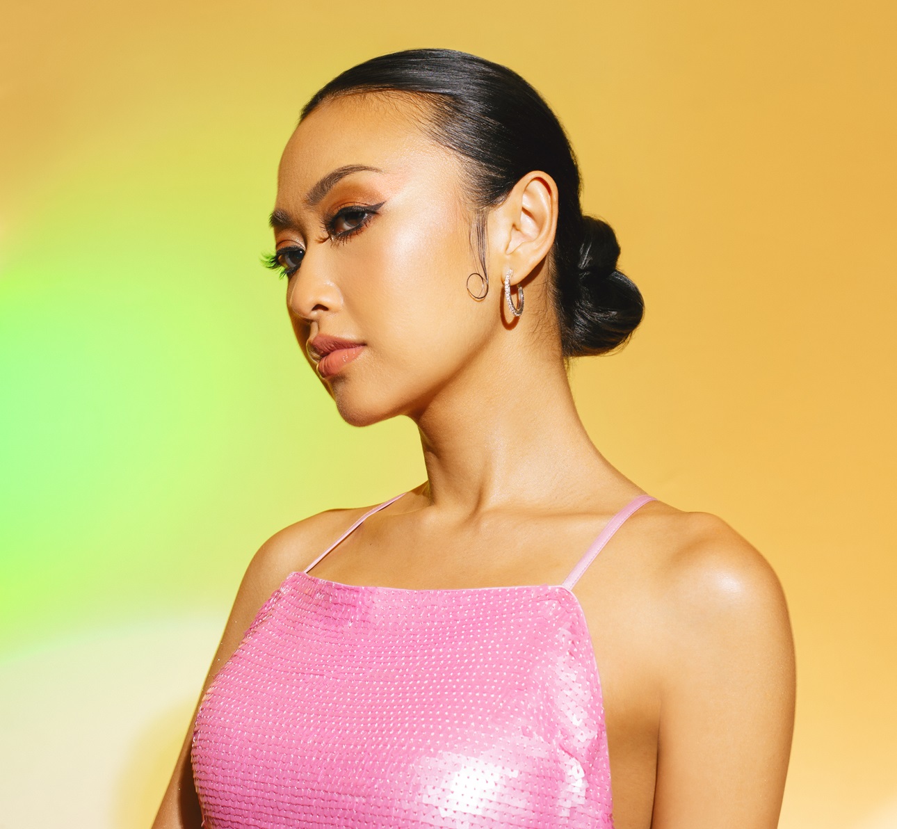 Aimee Saras Rilis Ulang Album Perdananya yang Bertajuk Swingin Aimee 6 Aimee Saras Rilis Ulang Album Perdananya yang Bertajuk Swingin Aimee