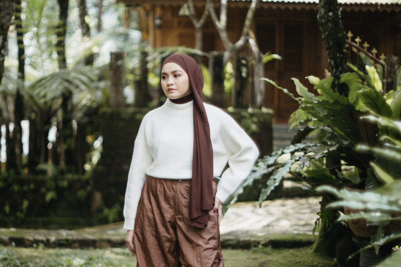 Salma Salsabil Rilis Lagu Terbaru Berjudul Rumah, Terasa Adem dan Menenangkan Saat Mendengarkannya 6 Salma Salsabil Rumah