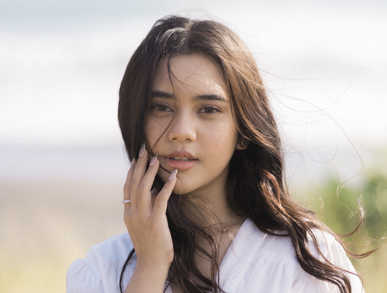 Ziva Magnolya Rilis 'Abadi': Karya Terbaru yang Menggugah Hati 6 Ziva Magnolya Rilis 'Abadi' Karya Terbaru yang Menggugah Hati