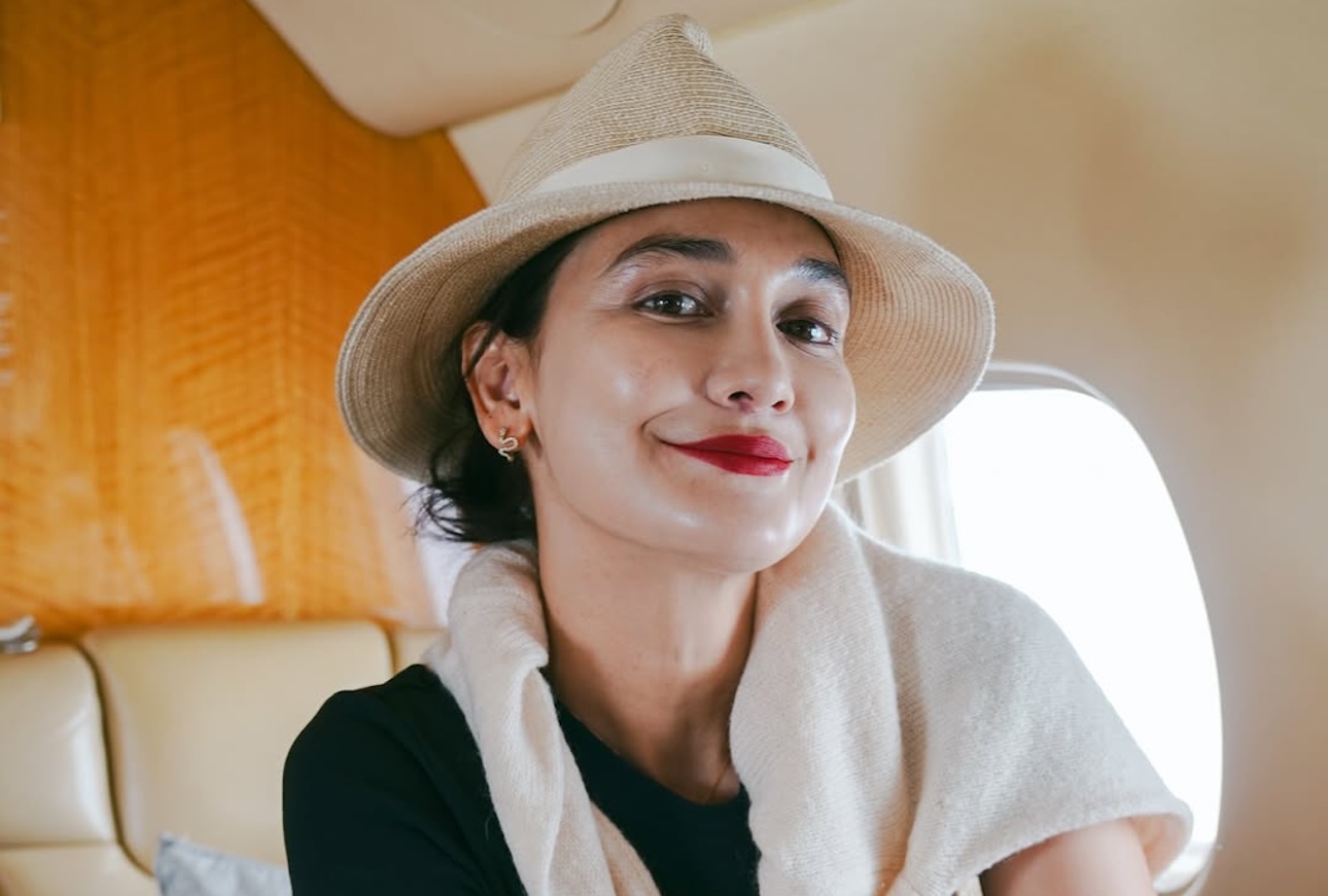 Biodata Luna Maya Lengkap, Perjalanan Karier, dan Kisah Asmaranya Kisah Penuh Warna dan Sorotan Publik