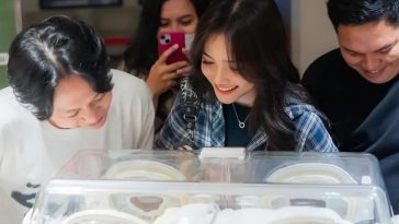 6 Potret Haru Momen Kelahiran Anak Pertama Erika Carlina image by IG: bravyson.vconk & Fuji_an