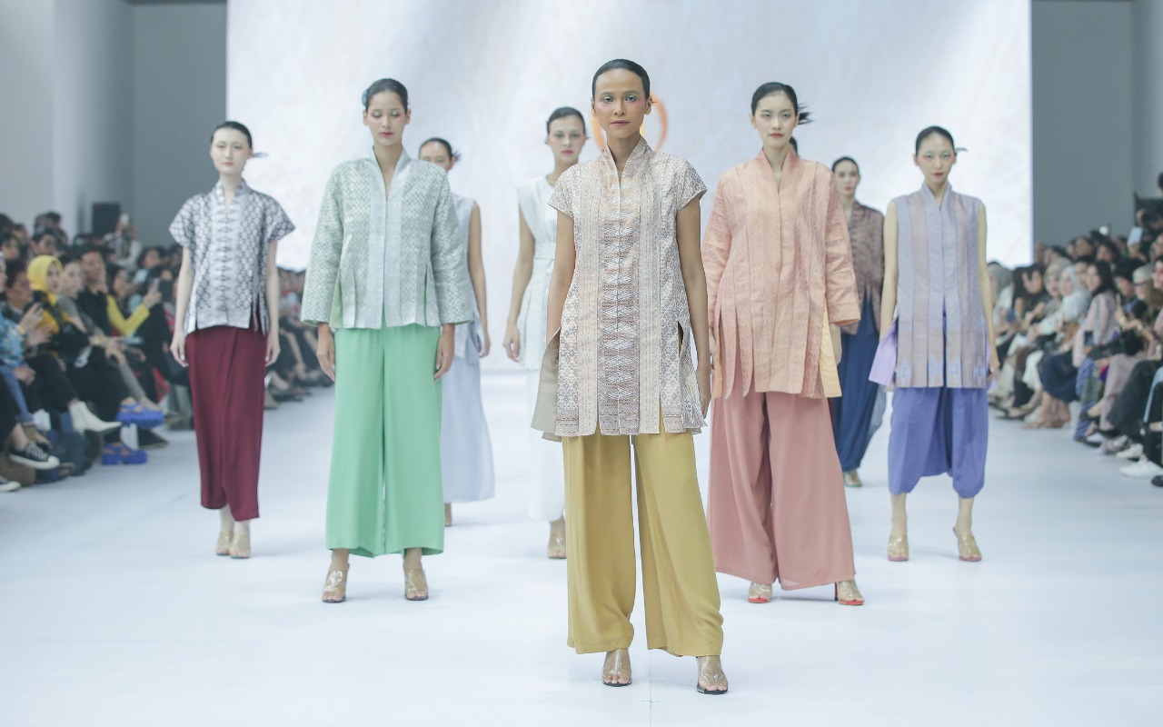 Jakarta Fashion Week 2026 Usung Tema “The Legacy of Style”, Perpaduan Tradisi dan Inovasi Mode Indonesia 6 Jakarta Fashion Week 2026 Usung Tema “The Legacy of Style”, Perpaduan Tradisi dan Inovasi Mode Indonesia